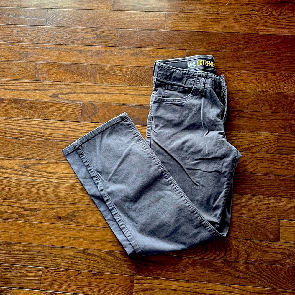 COPY - Lee Kids Casual Gray Bottoms
Adjustable waist
Size 14R